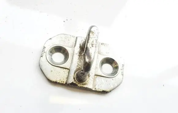 Mercedes-Benz ML W164 Rear door lock loop/hook striker 8g188
