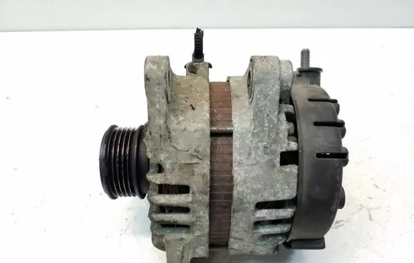 Hyundai ix35 Generator/alternator 373002A850 2611067