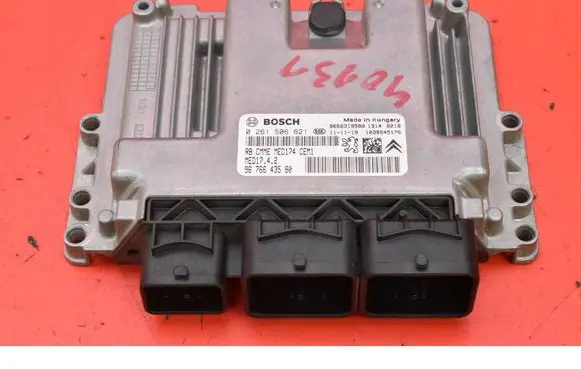 Peugeot 308 Engine control unit/module ECU 9676643580