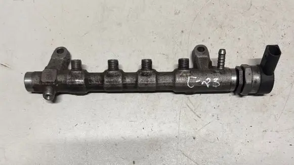 Skoda Yeti (5L) Fuel main line pipe 057130764H 0281002859 21261186