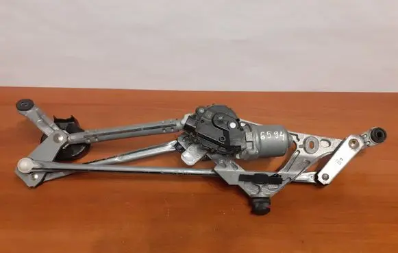 Lexus CT 200H Front wiper linkage and motor 1593006410 8511028250