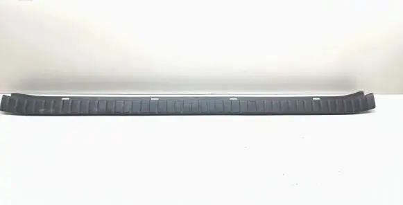 Trunk/boot sill cover protection