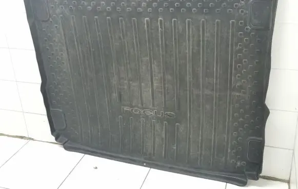 Ford Focus Rubber trunk/boot mat liner 4M5JN45456AA