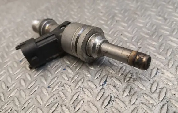 Porsche Cayenne (9PA) Fuel injector 94811012820