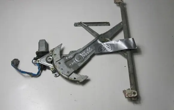 Honda HR-V Front door window regulator with motor