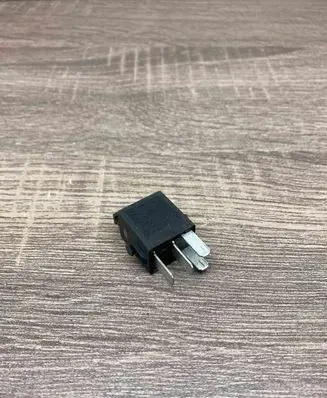 BMW 5 E39 Other relay 1393412 V23073B1005X18