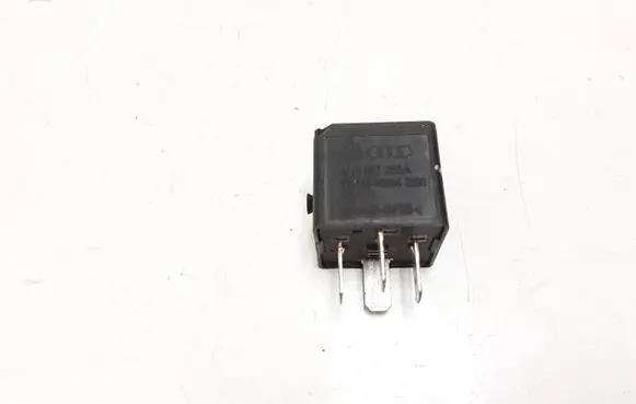 Volkswagen Touran II Other relay 4H0951253A