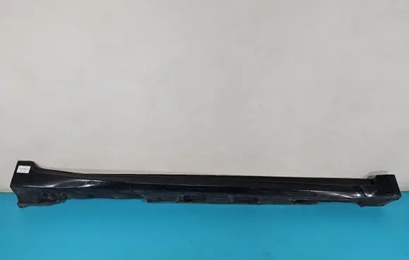 Foot area side trim