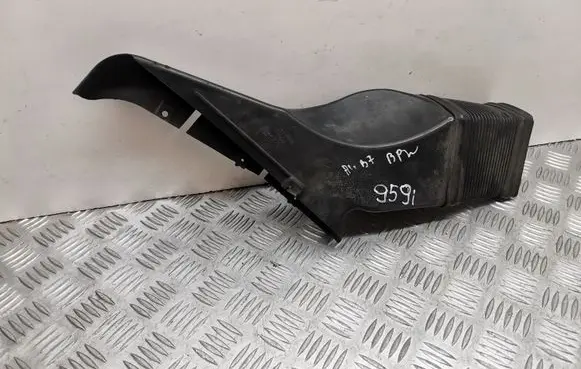 Audi A4 S4 B7 8E 8H Air intake duct part 3B0129617G