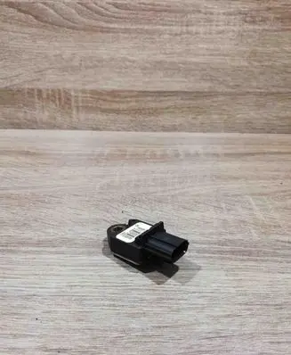 Toyota Avensis T250 Airbag deployment crash/impact sensor 8983305020