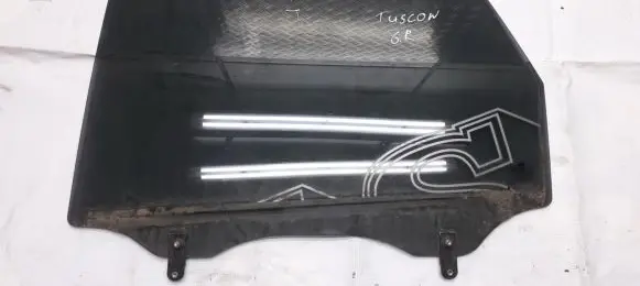 Hyundai Tucson JM Rear door window glass