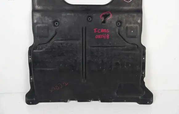 Volkswagen T-Cross Engine splash shield/under tray 2Q0825236G