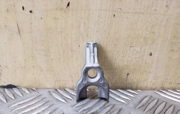 BMW 5 F10 F11 Fuel Injector clamp holder