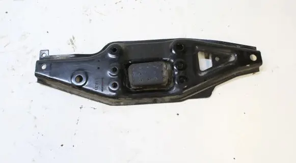 Mercedes-Benz Sprinter W907 W910 Engine mount bracket A9076220700