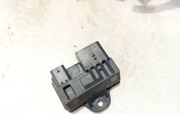 BMW 5 GT F07 Glow plug pre-heat relay 0522140104 851947202