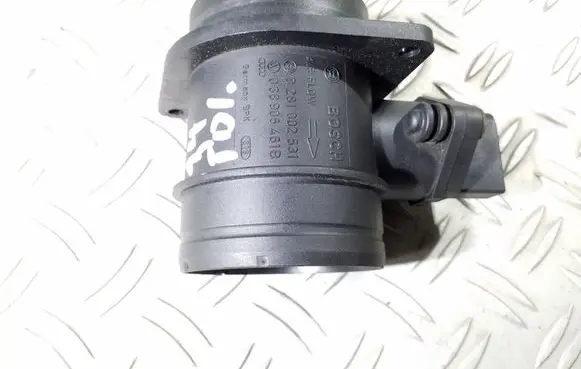 Skoda Fabia Mk1 (6Y) Mass air flow meter 0281002531 038906461B