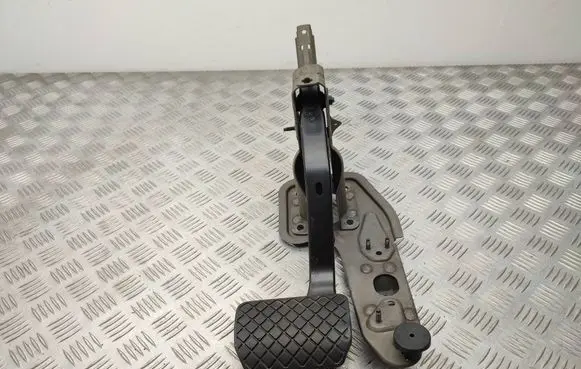 Volkswagen Transporter - Caravelle T6 Brake pedal 7E1723057D