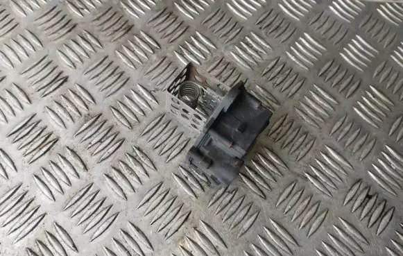 Citroen C4 I Coolant fan relay 9658508980