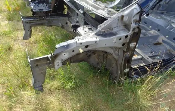 Renault Clio IV Front quarter panel 