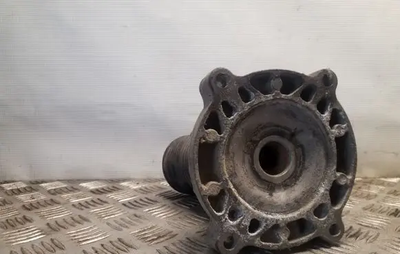 Volkswagen Touareg I Front coil spring rubber mount 