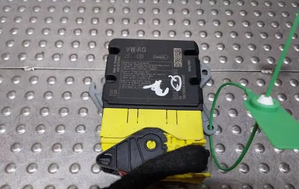 Audi Q2 - Airbag control unit/module S26380792 5Q0959655BD