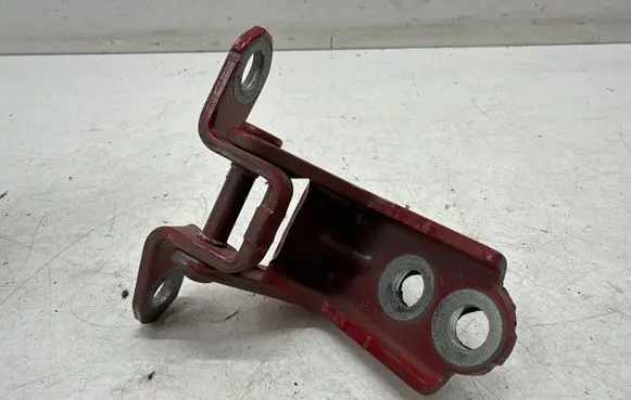 Nissan Qashqai J12 Front door lower hinge 