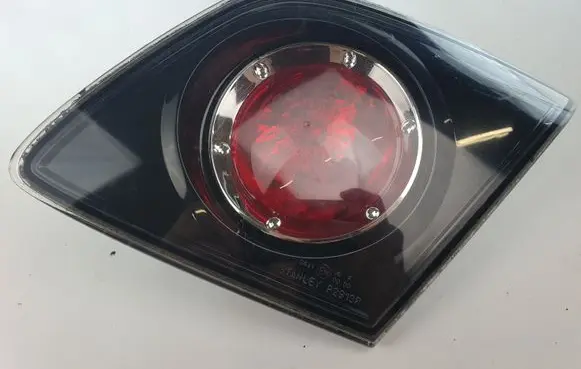 Mazda 3 I Tailgate rear/tail lights P2913R