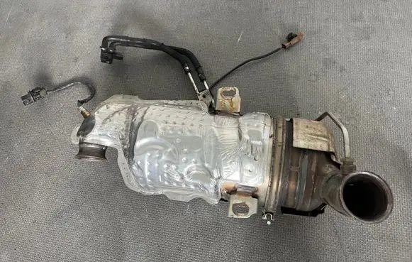 Peugeot 208 I Catalyst/FAP/DPF particulate filter 9808329380