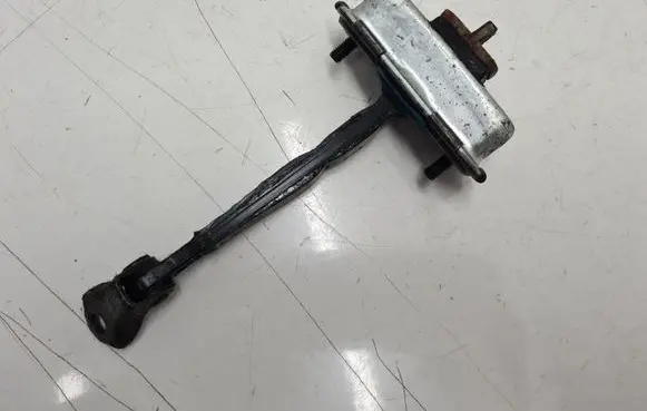 Hyundai Santa Fe Front door check strap stopper