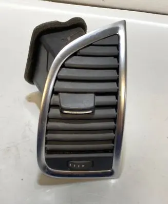 Audi Q7 4L Dashboard side air vent grill/cover trim 4L0820902