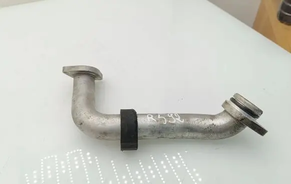 Volkswagen Touareg III Engine coolant pipe/hose