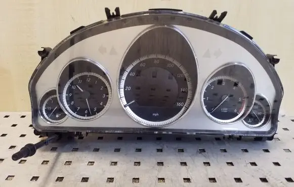 Mercedes-Benz E W212 Speedometer (instrument cluster) A2129006003 A2C53257171