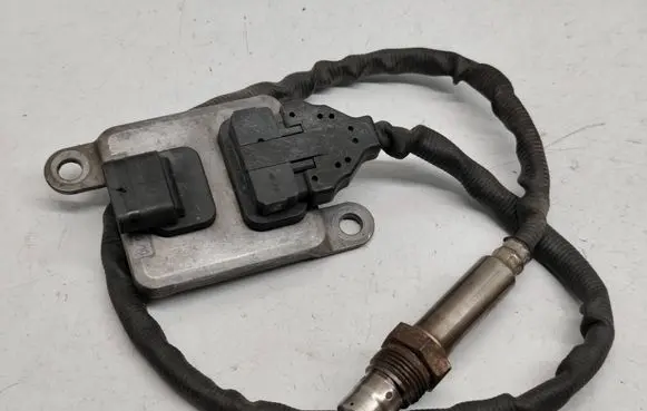 Mercedes-Benz C W205 Lambda probe sensor A0009050108 0009050108
