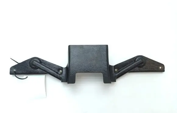 Jaguar XJS Tailgate/boot lid lock trim 