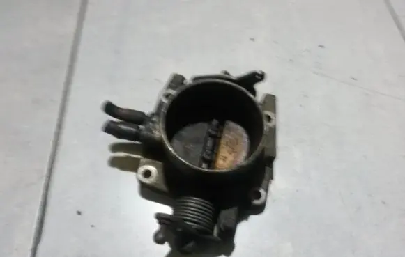 Volvo S40, V40 Throttle valve