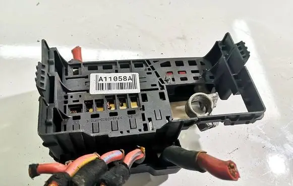 Opel Insignia A Fuse box set 13285113