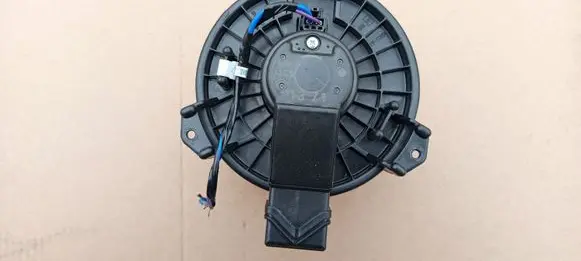 Toyota Yaris Heater fan/blower 11C22