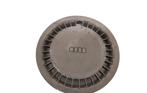 Audi 100 S4 C4 R14 wheel hub/cap/trim 443601147A 154940