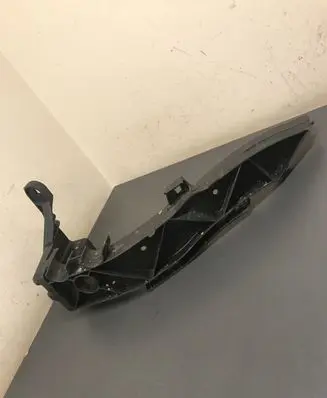 BMW 1 E81 E87 Headlight/headlamp mounting bracket