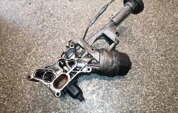 Fiat Doblo Oil filter mounting bracket
