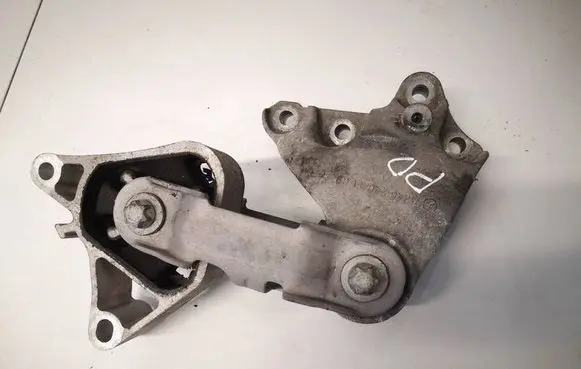 Mercedes-Benz A W176 Engine mount bracket A2462401109