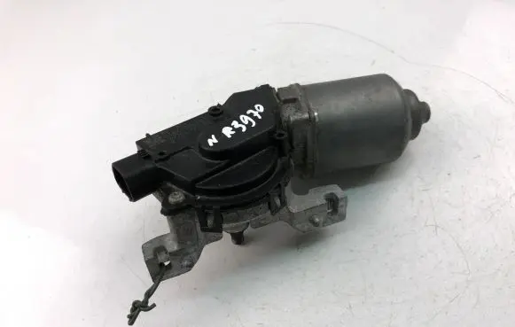 Suzuki Swift II Wiper motor 3811071L00