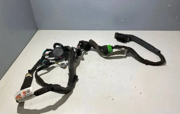 Volvo V70 Front door wiring loom 30773656 3651