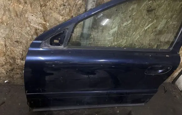Volvo XC70 Front door
