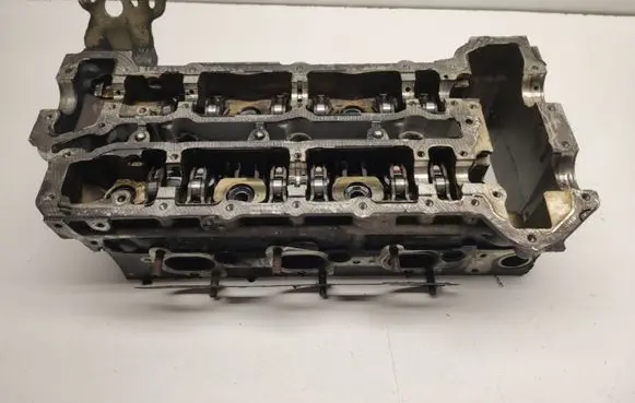Mercedes-Benz E W212 Engine head A6420100821