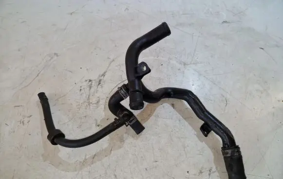 Mercedes-Benz B W245 Engine coolant pipe/hose A6402001452
