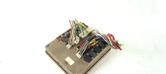 Renault Clio III BSM Control unit 674658A