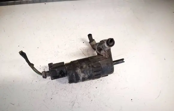 Skoda Octavia Mk2 (1Z) Windscreen/windshield washer pump 1k6955651