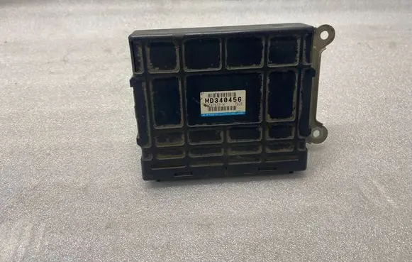 Mitsubishi Galant Engine control unit/module MD340456 E2T67673H