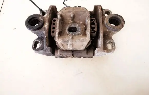 Ford Mondeo Mk III Engine mount bracket 1s717m122e 1s71-7m122-e